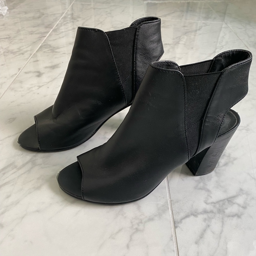 Steve Madden Black Open Toe Bootie, size 8.5